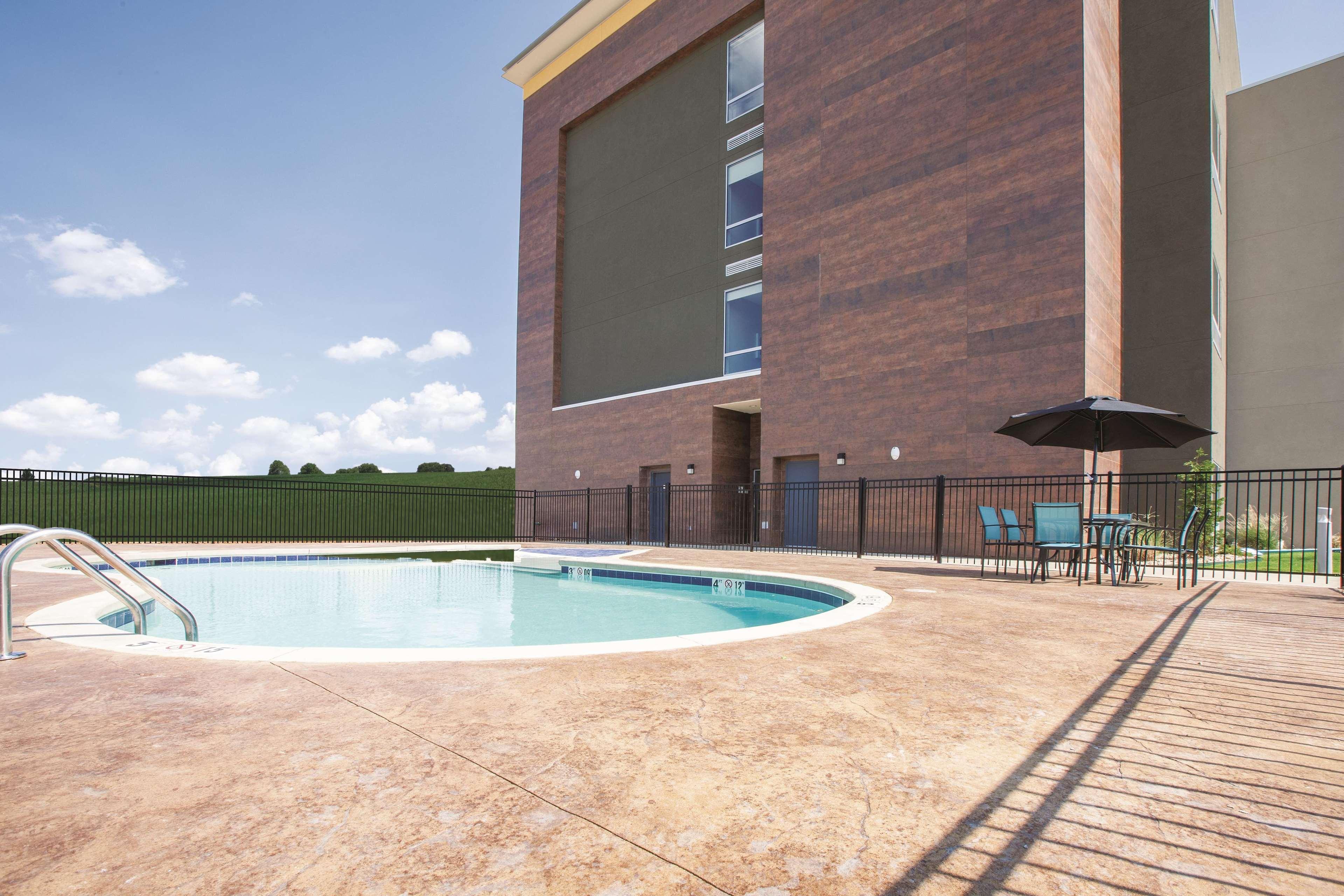 La Quinta By Wyndham Tulsa Broken Arrow Hotel Exterior photo